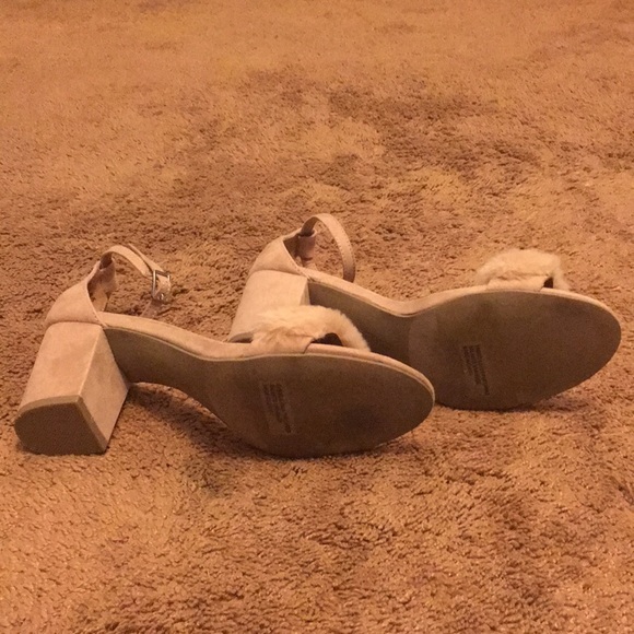 Report furry heels - Picture 3 of 4